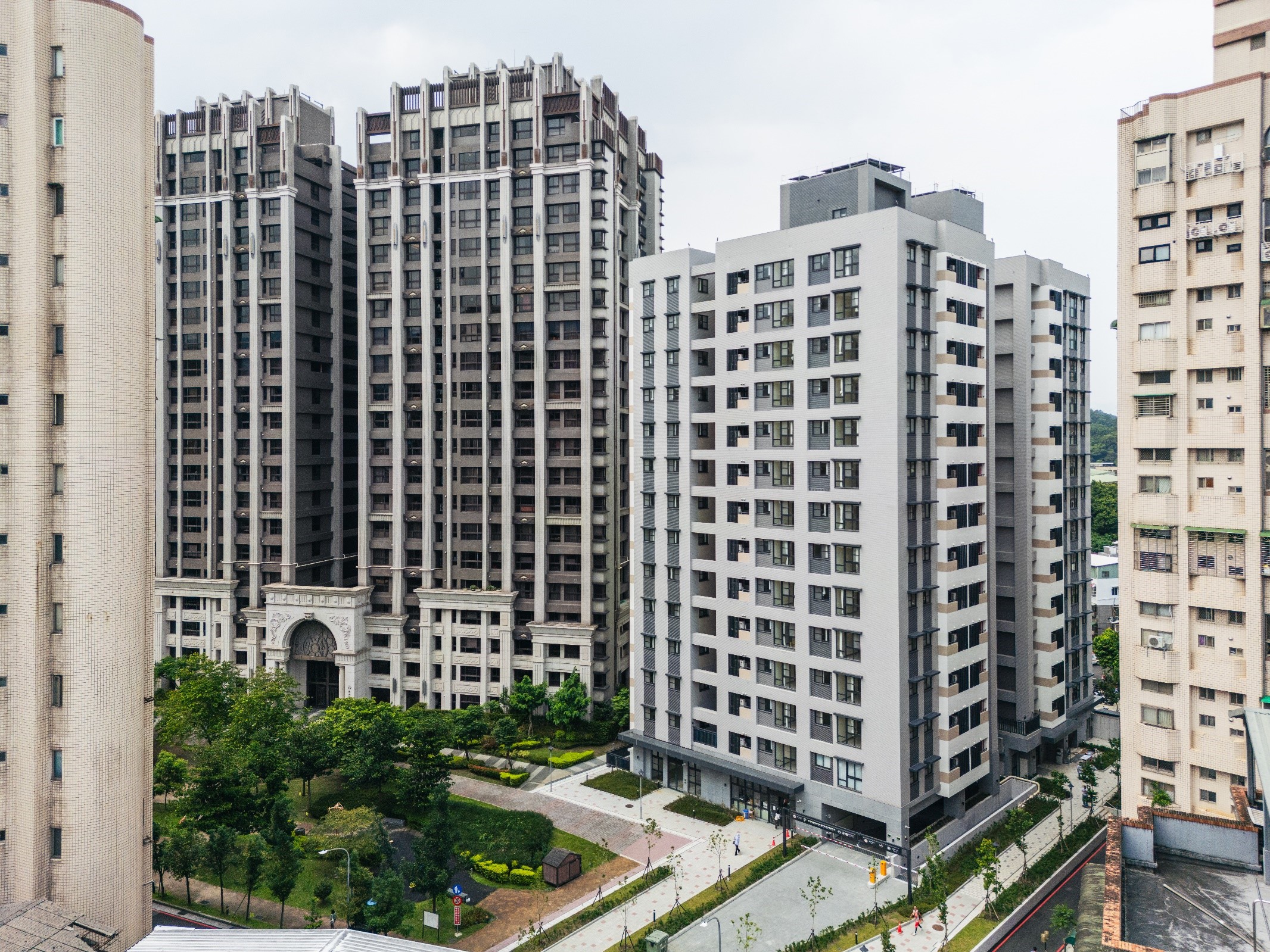 「新店民安段青年社會住宅新建統包工程」榮獲「最佳施工類 金質獎」。